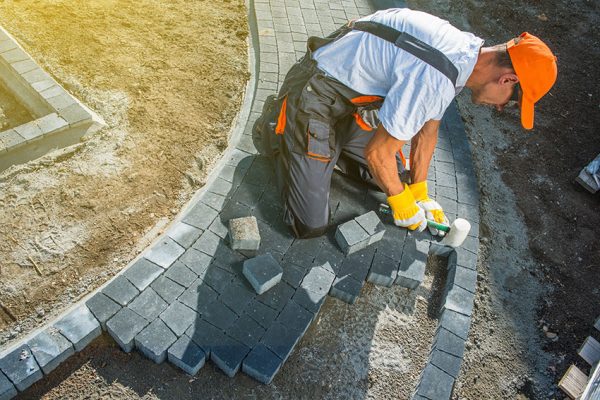 Pflasterarbeiten – OM Galabau GmbH